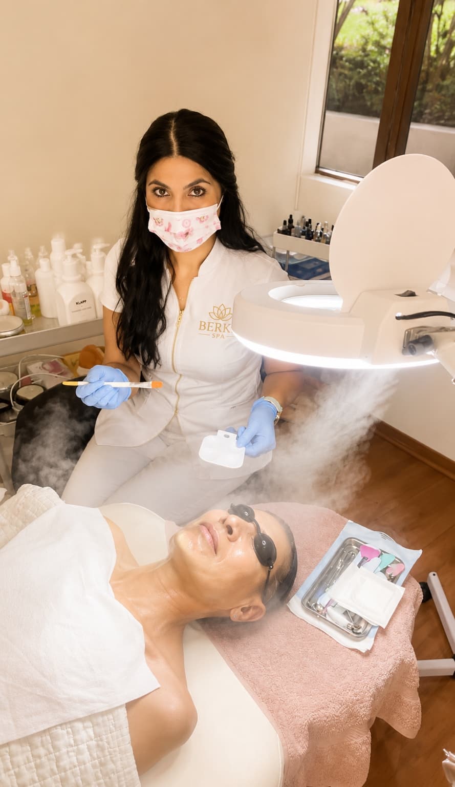 Berke Spa — análisis facial con tecnología de vapor y lupa profesional