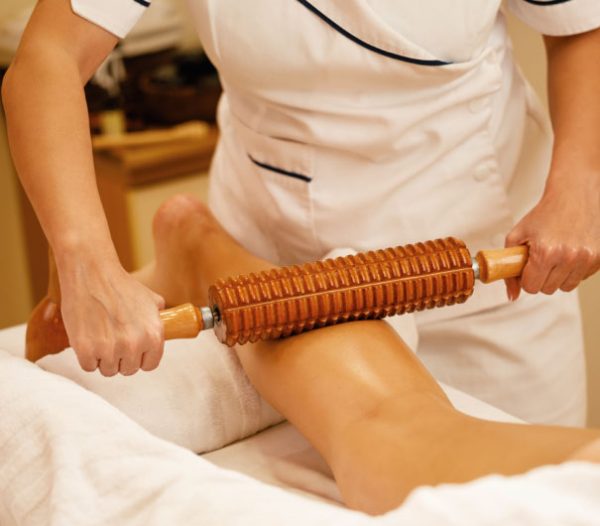 Tratamiento reductivo con masajes de drenaje linfático + madero terapia